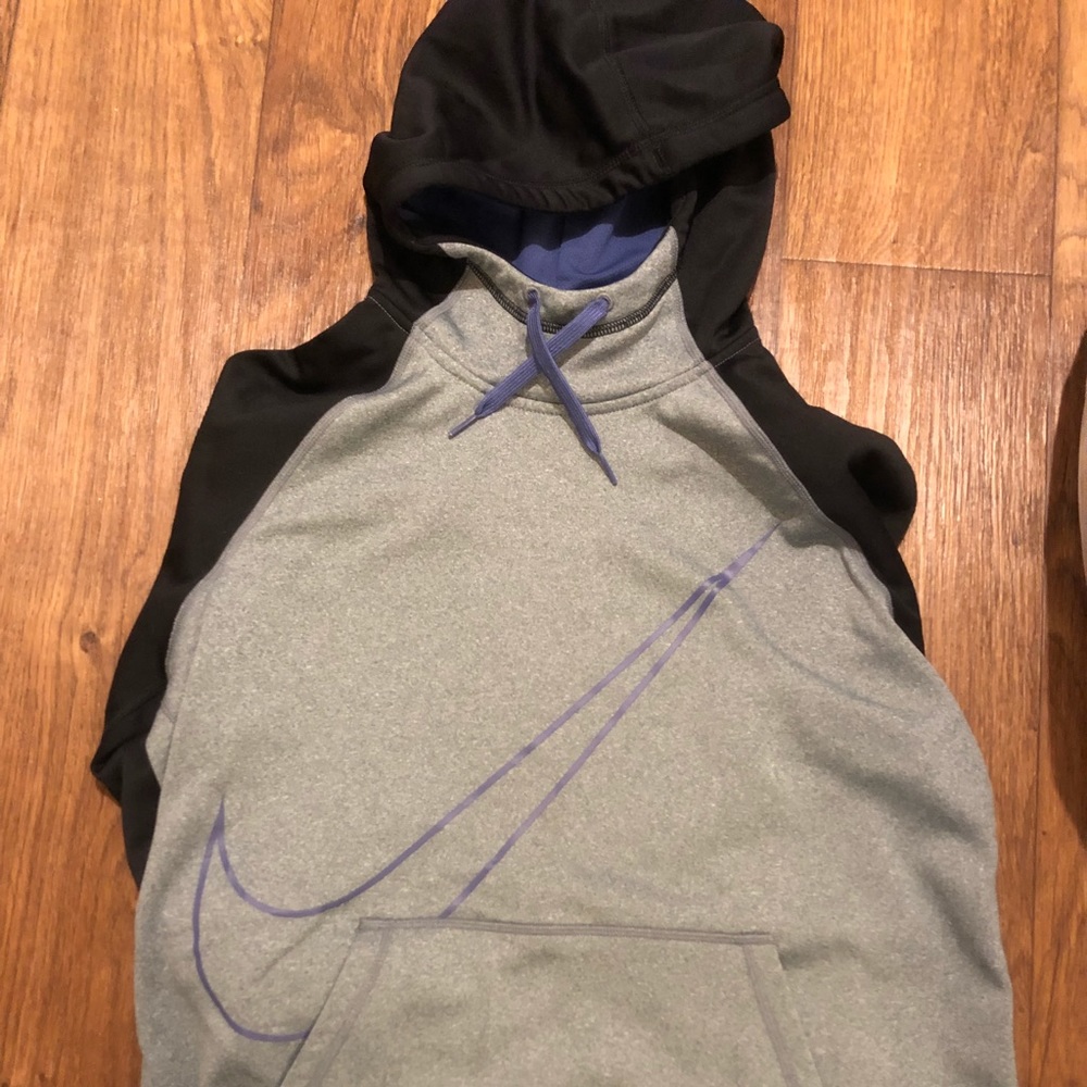 Nike dri fit sweatshirt